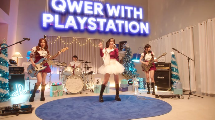Coreanas QWER promovem a PS5