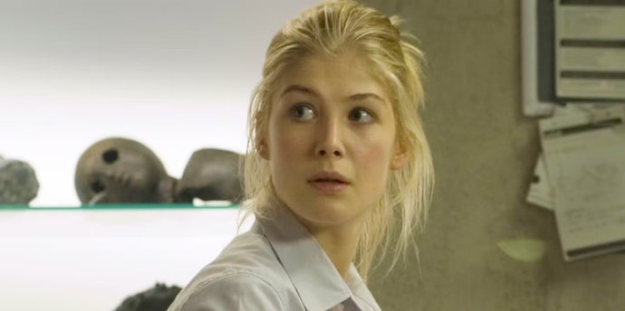 Rosamund Pike diz que Doom é um desastre