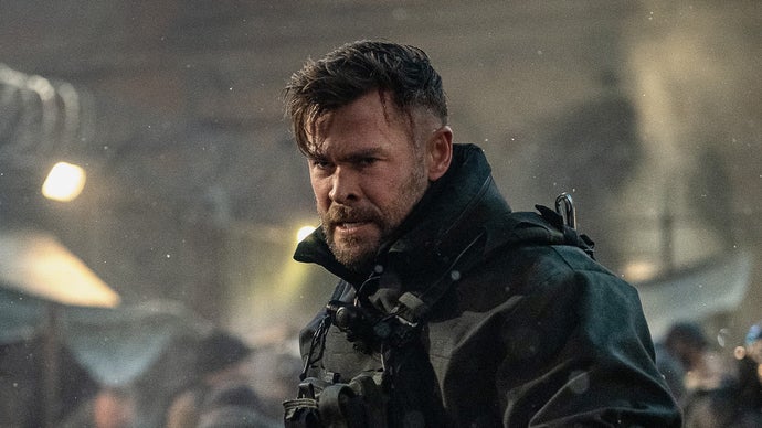 Chris Hemsworth mostra treino físico intenso na Costa Rica para Extraction 3